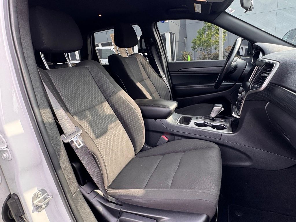 2020 Jeep Grand Cherokee Laredo E