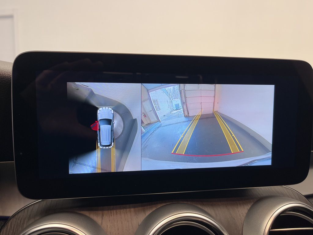 Thumbnail: 2022 Mercedes-Benz GLC - 19