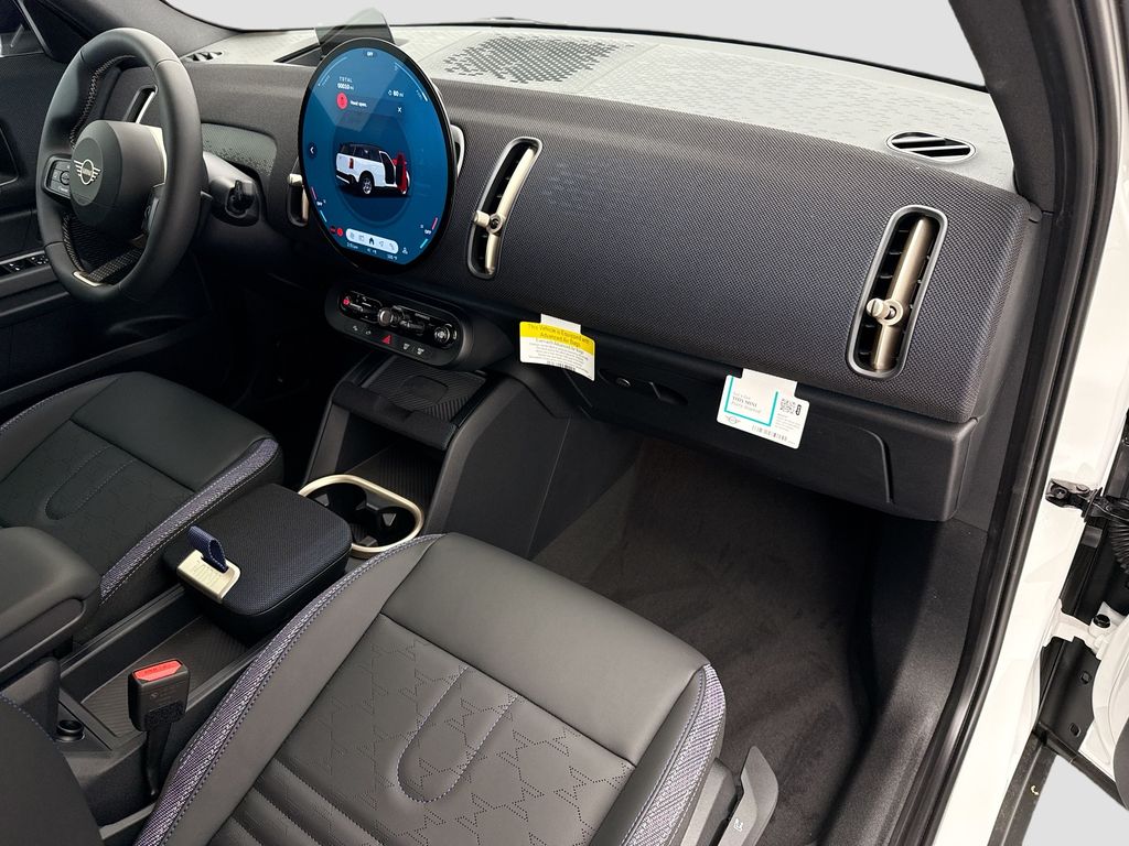 Thumbnail: 2027 MINI Cooper Countryman - 16