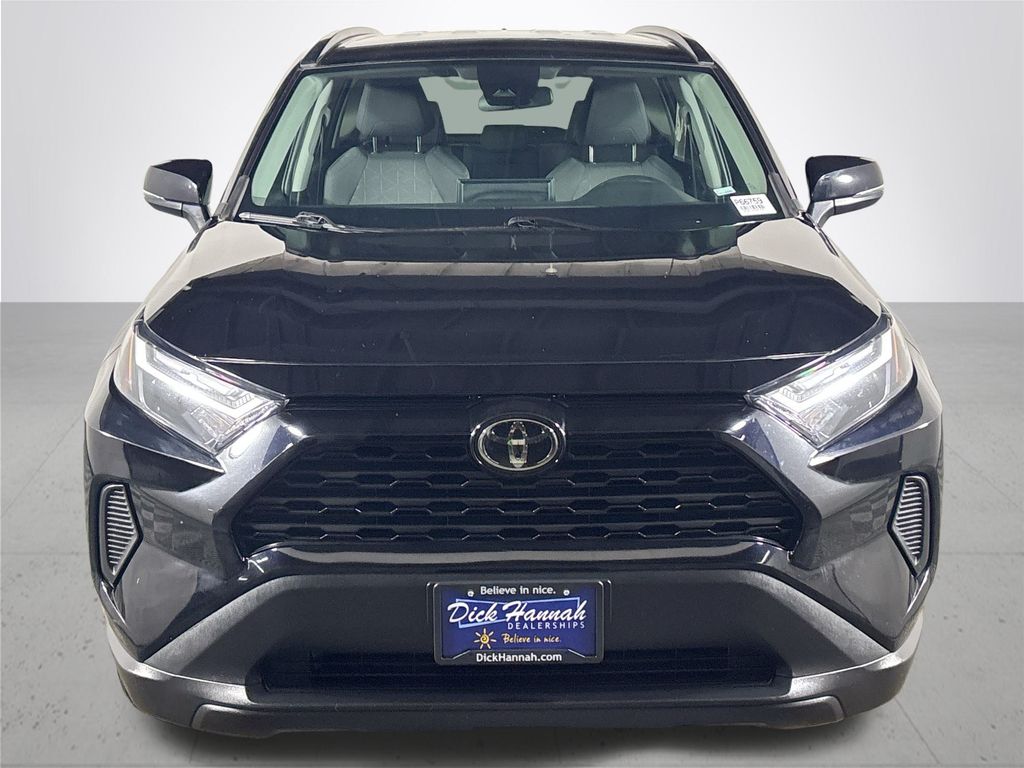 2023 Toyota RAV4 XLE photo 3