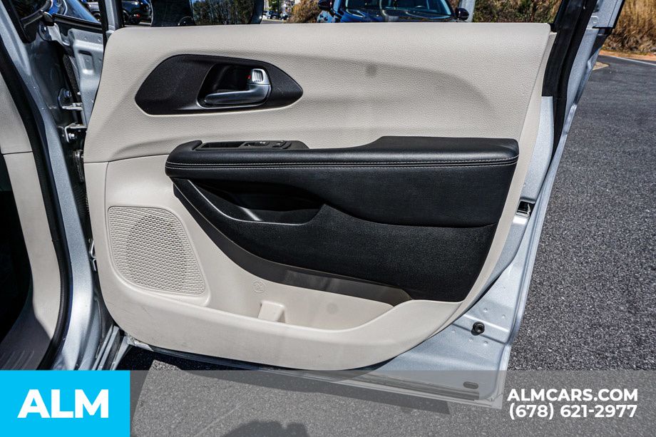 Used 2024 Silver Chrysler Touring L image 56