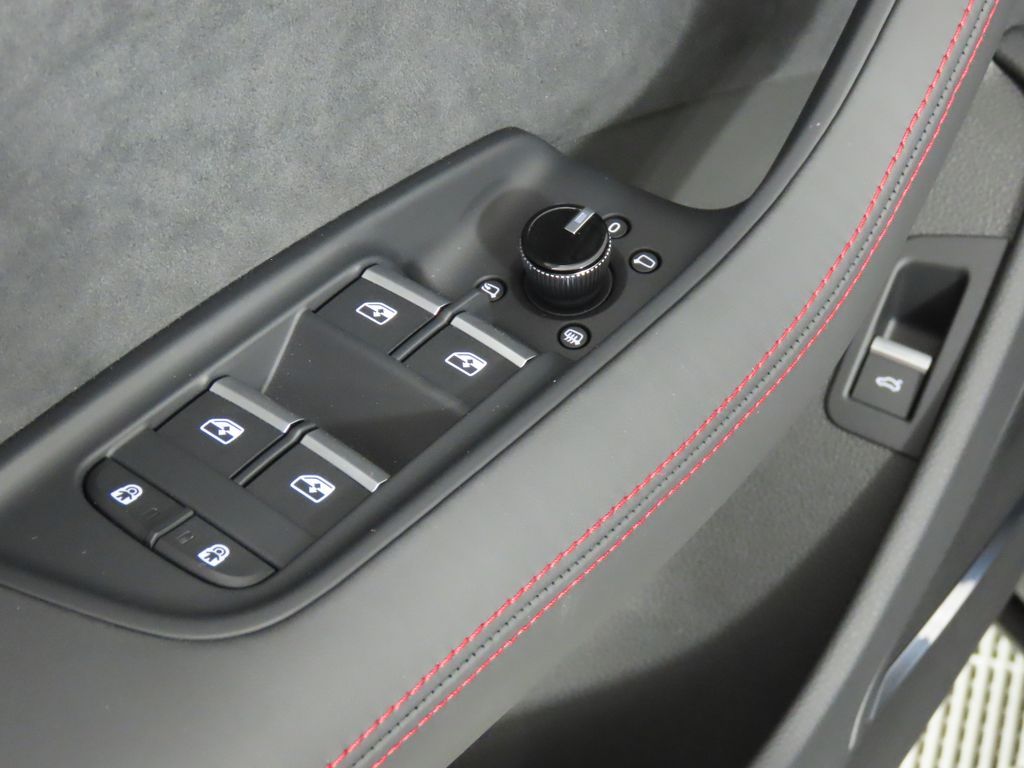Thumbnail: 2026 Audi Q7 - 30