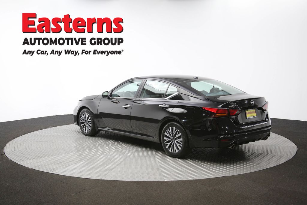 Used 2023 Black Nissan 2.5 SV image 62