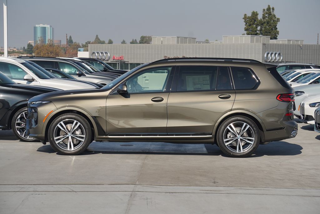 2025 BMW X7 xDrive40i 4