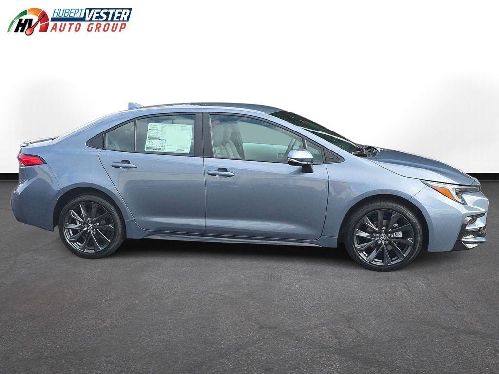 2026 Toyota Corolla SE photo 4