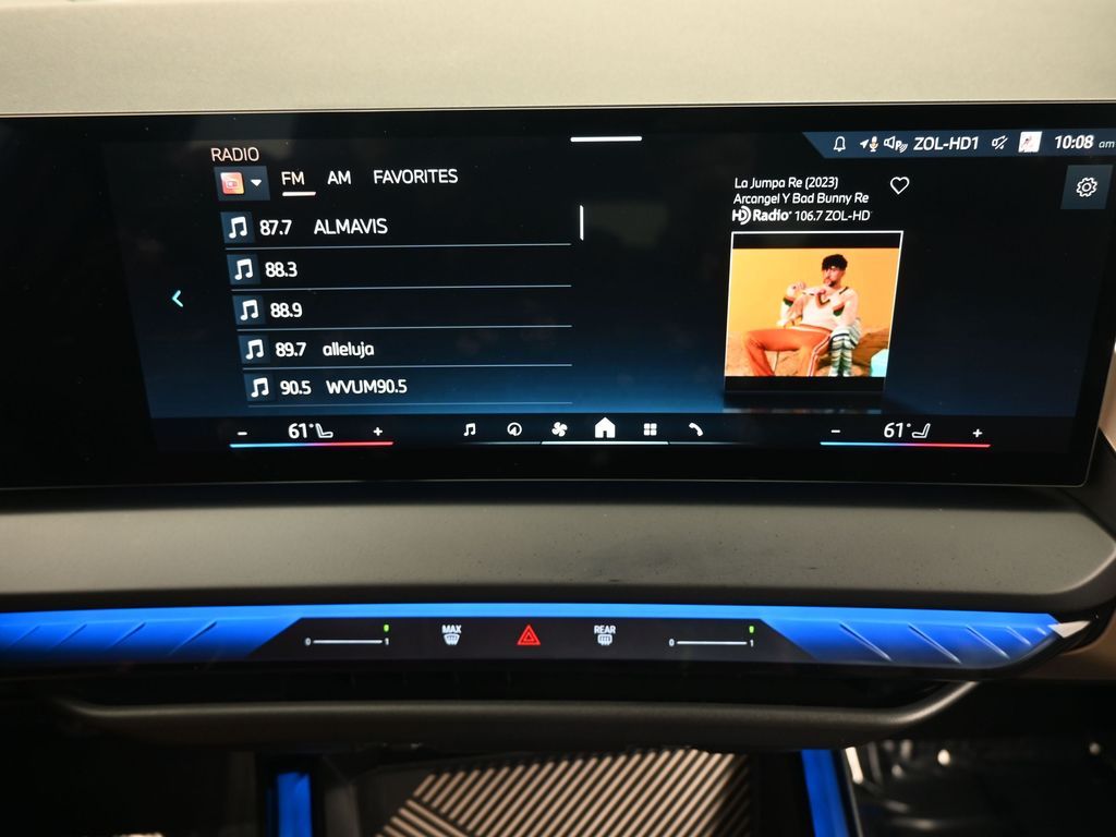 Used 2025 Mineral White Metallic BMW 30 xDrive image 27