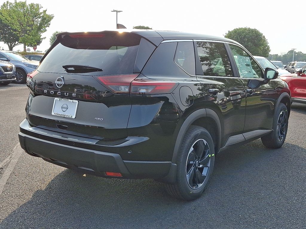 Thumbnail: 2026 Nissan Rogue - 4