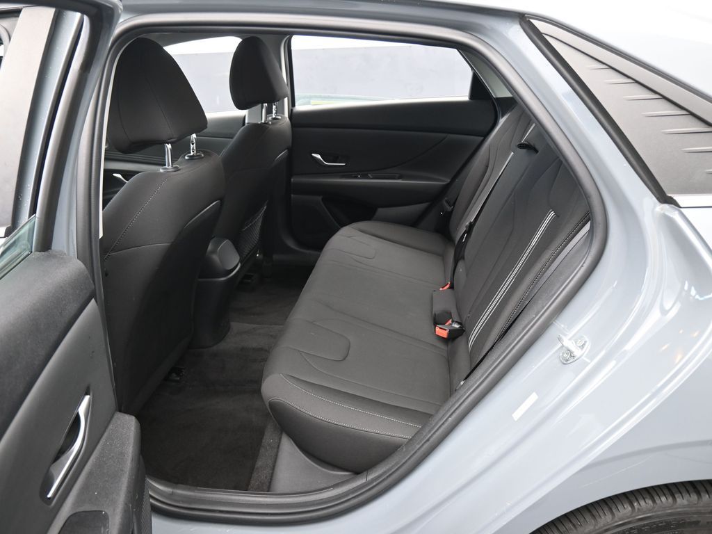 Used 2022 Electric Shadow Hyundai SEL image 29