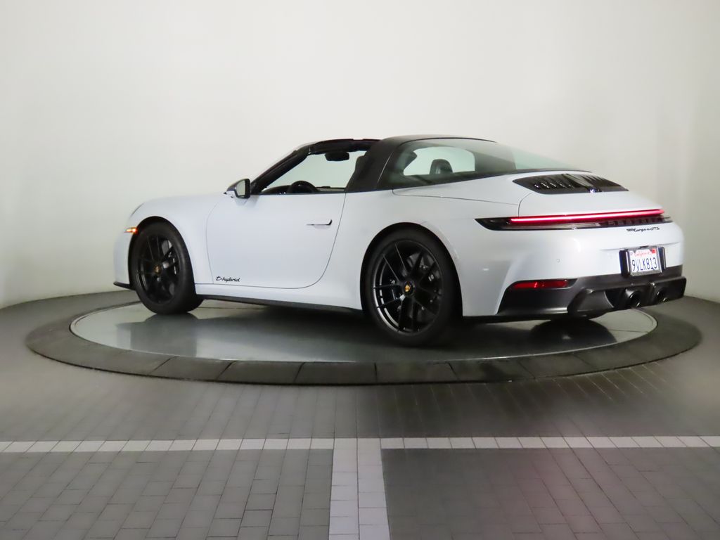 Thumbnail: 2025 Porsche 911 - 13