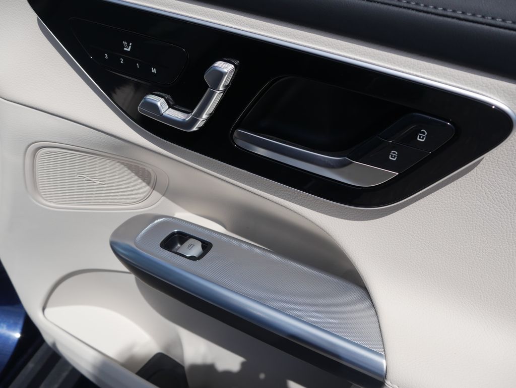 Thumbnail: 2024 Mercedes-Benz GLC - 24