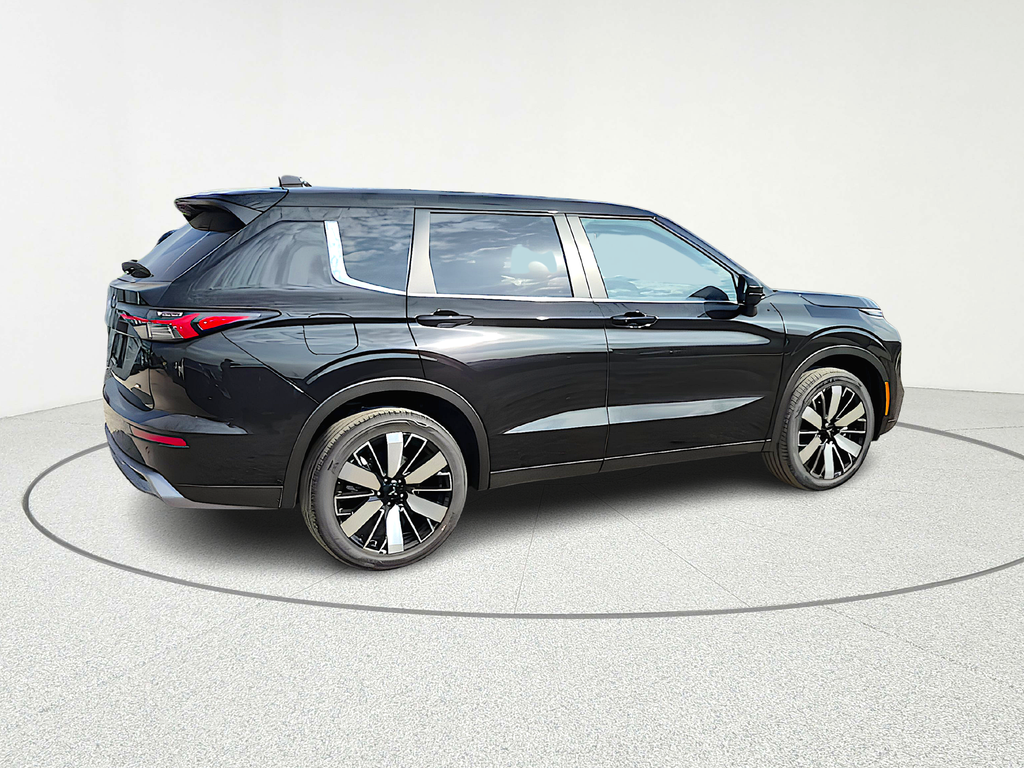 2026 Mitsubishi Outlander SE - 6