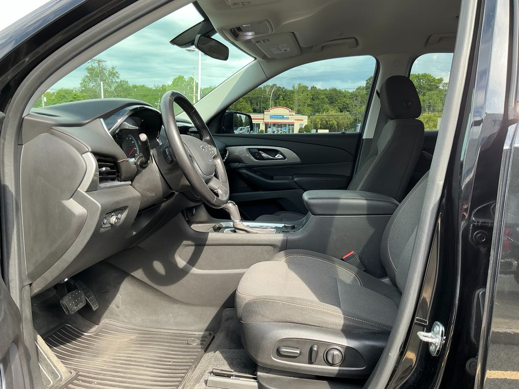 used 2020 Chevrolet Traverse car, priced at $22,794