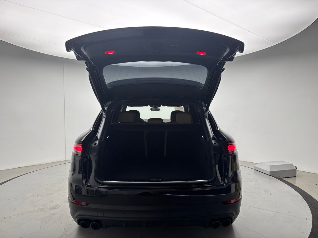 Thumbnail: 2022 Porsche Cayenne - 5