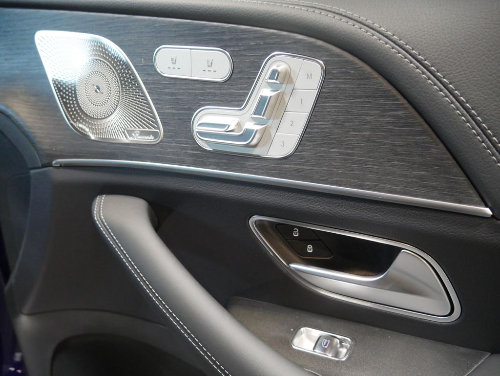 Thumbnail: 2026 Mercedes-Benz GLE - 29