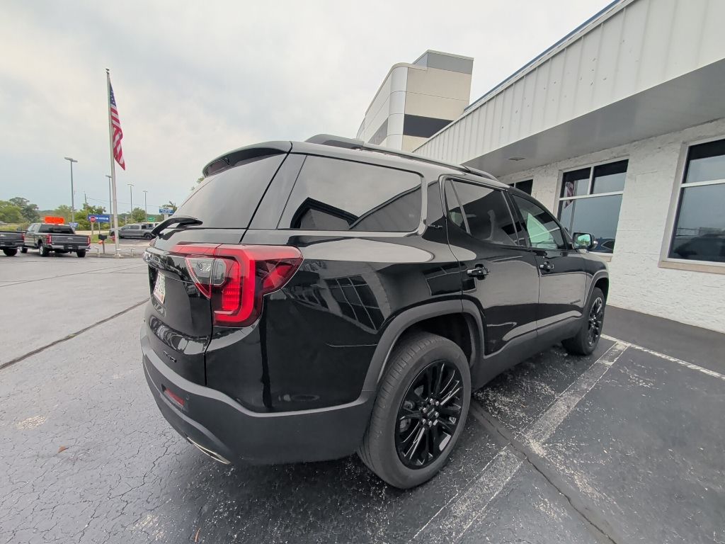 Used 2022 Ebony Twilight Metallic GMC SLE image 2