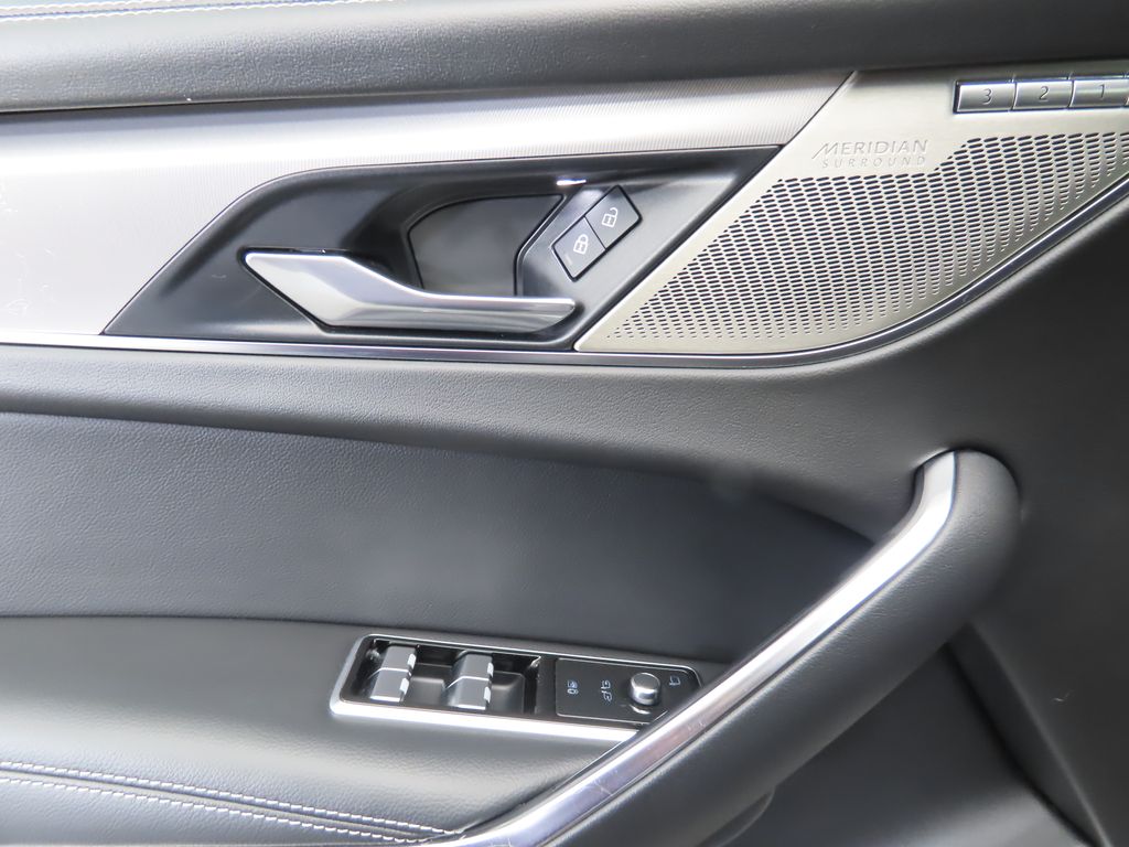 Thumbnail: 2021 Jaguar F-Pace - 21