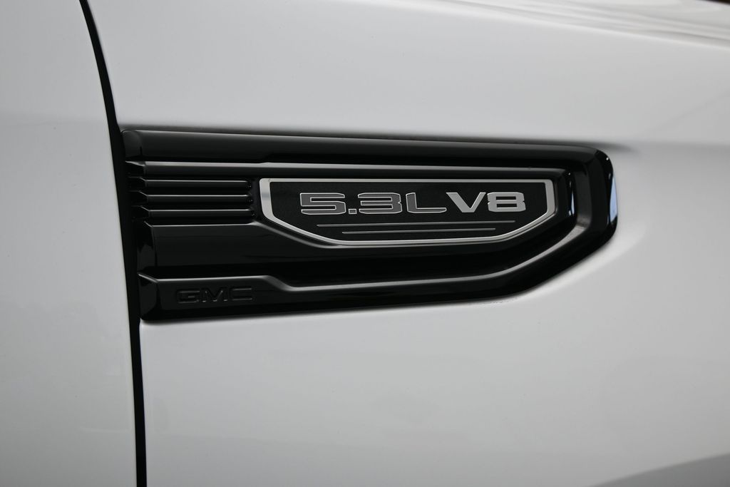Used 2023 Summit White GMC Elevation image 43