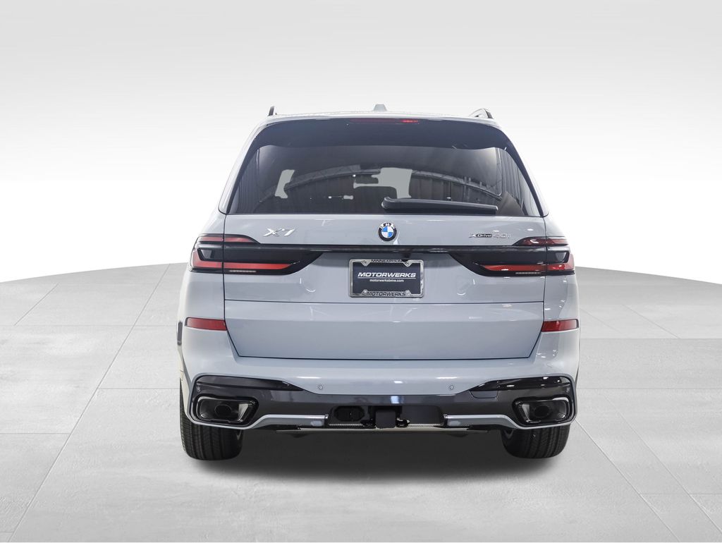 Thumbnail: 2026 BMW X7 - 5