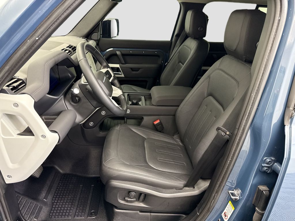 Thumbnail: 2022 Land Rover Defender - 5