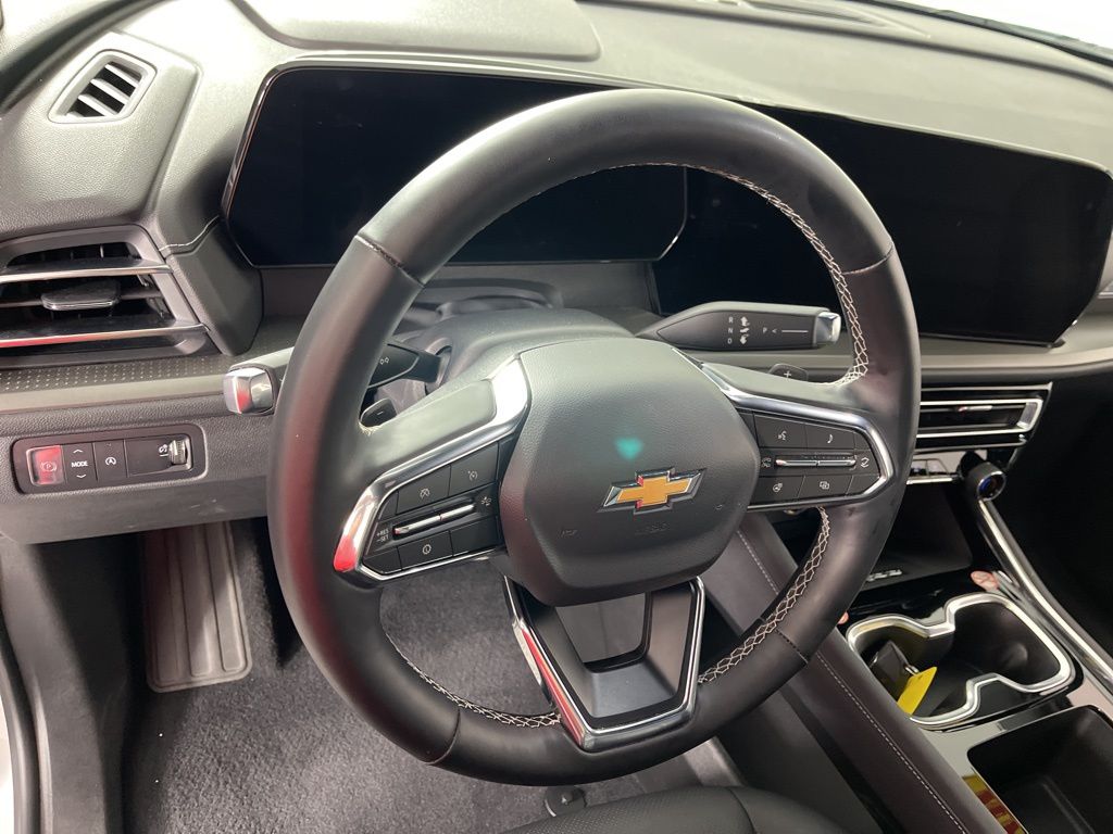 Thumbnail: 2025 Chevrolet Traverse - 29