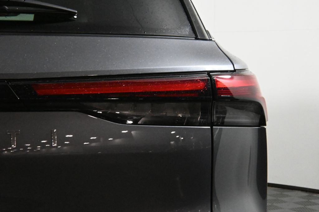2025 INFINITI QX60 Luxe 12