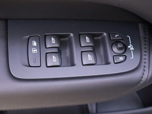 used 2024 Volvo XC60 Recharge Plug-In Hybrid car, priced at $52,997
