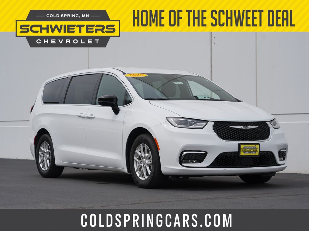 Bright White Clearcoat 2025 Chrysler Pacifica Minivan Front-Wheel Drive 9-Speed Automatic
