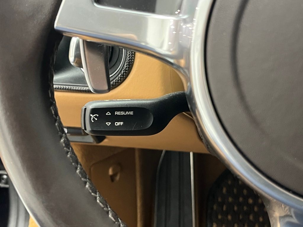 Thumbnail: 2015 Porsche 911 - 15