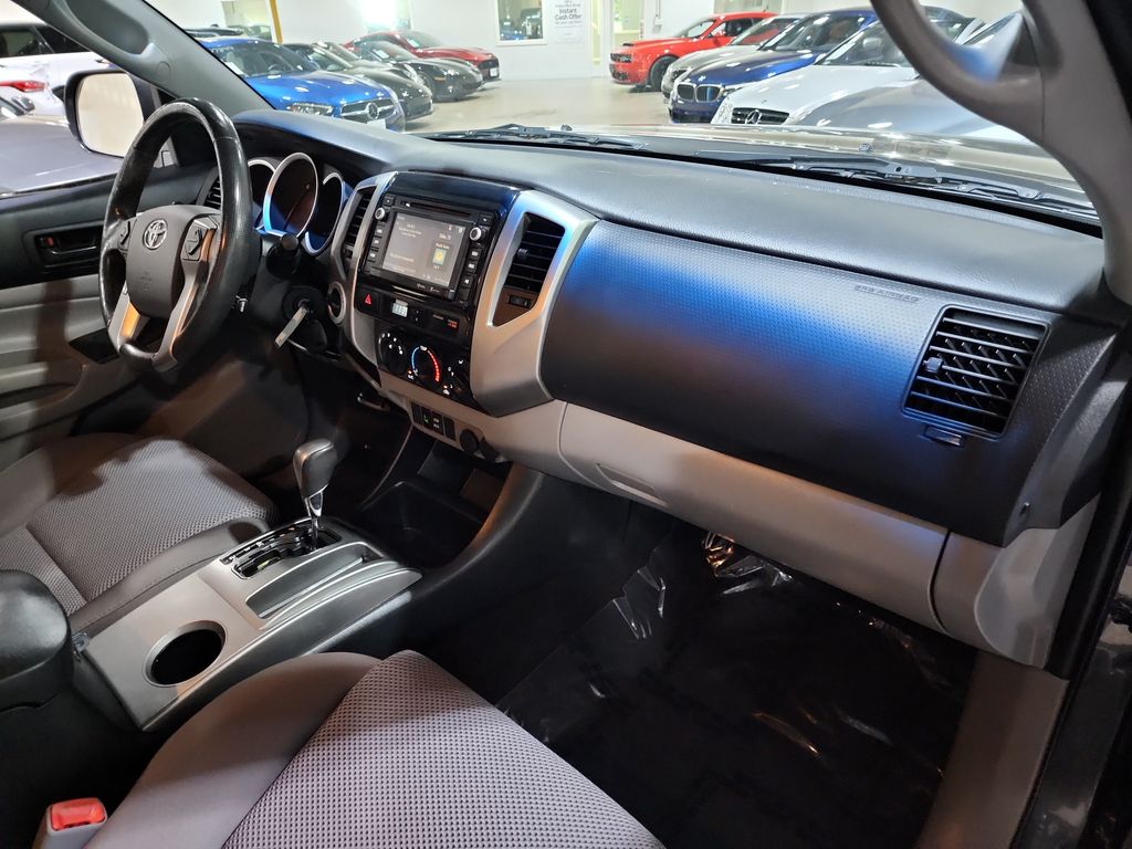 2014 Toyota Tacoma V6 photo