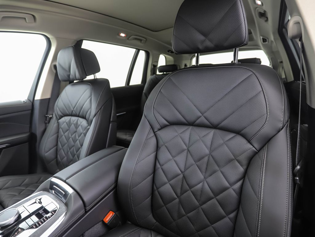 2026 BMW X7 xDrive40i 12