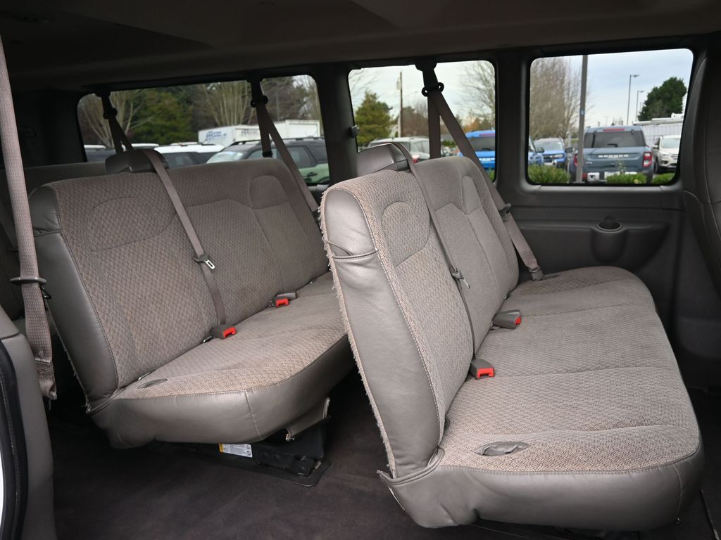 2020 Chevrolet Express Passenger RWD 3500 Extended Wheelbase LT