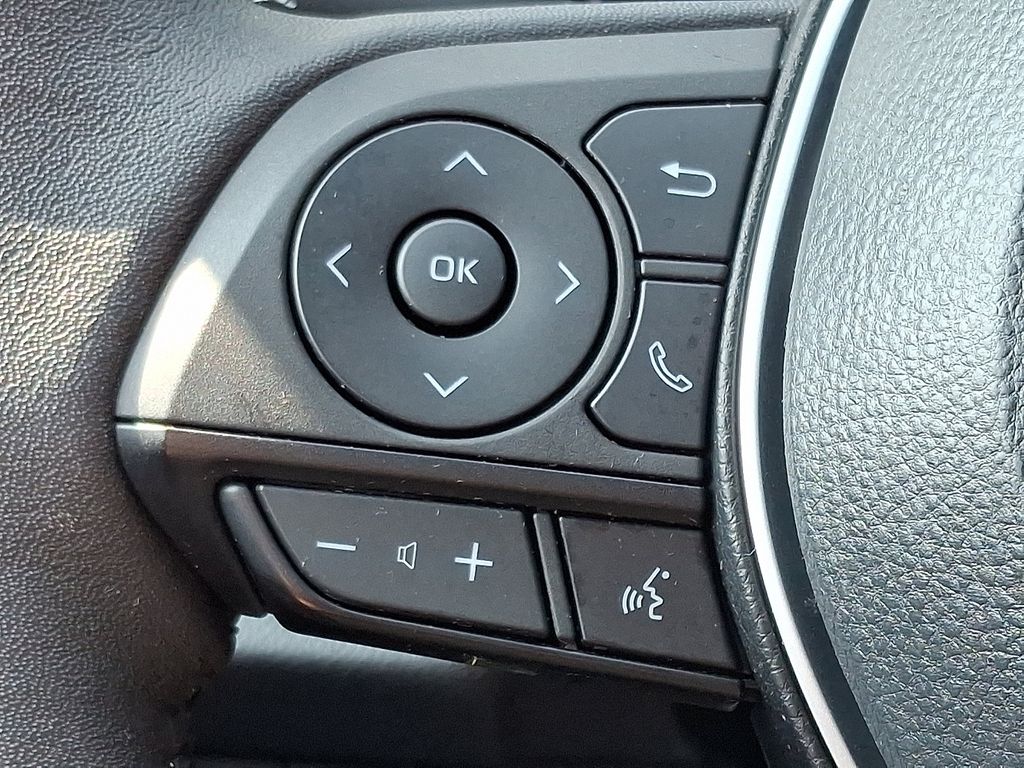 2023 Toyota RAV4 SE 21