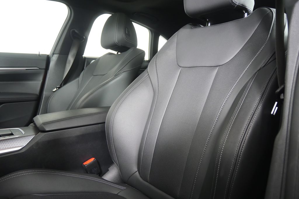 Thumbnail: 2025 BMW 4 Series - 11