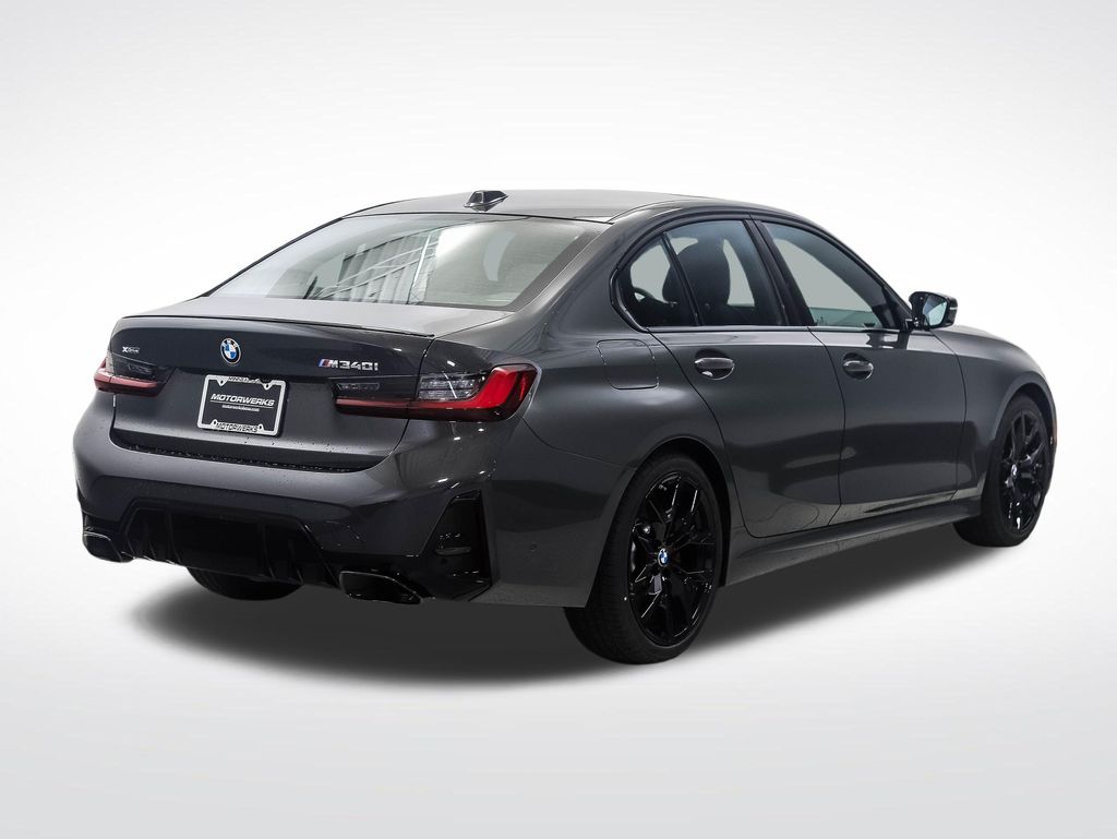 Thumbnail: 2026 BMW 3 Series - 5