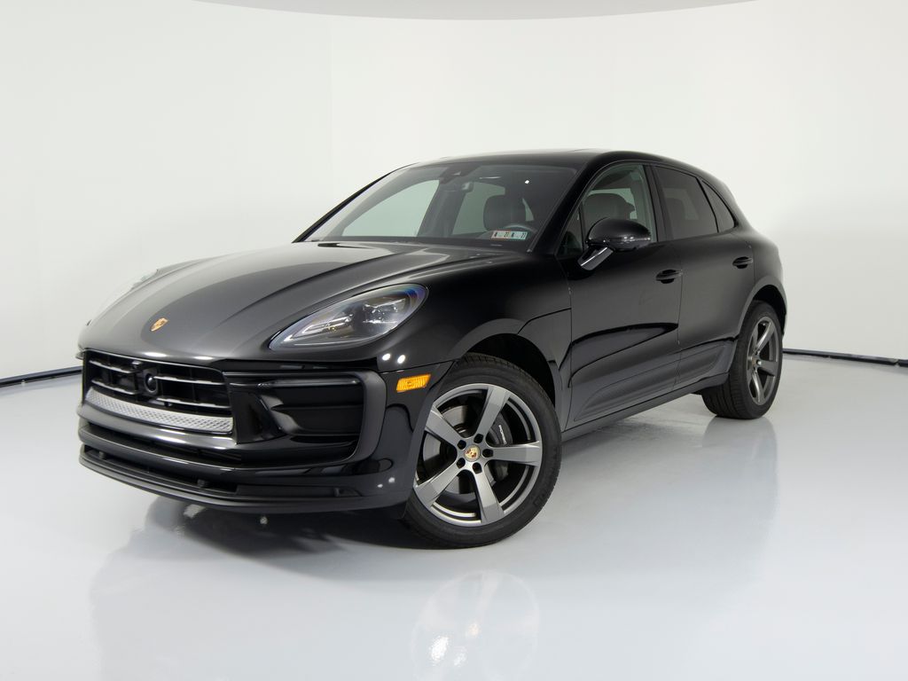 Black 2025 Porsche Macan SUV / Crossover 7-Speed Automatic