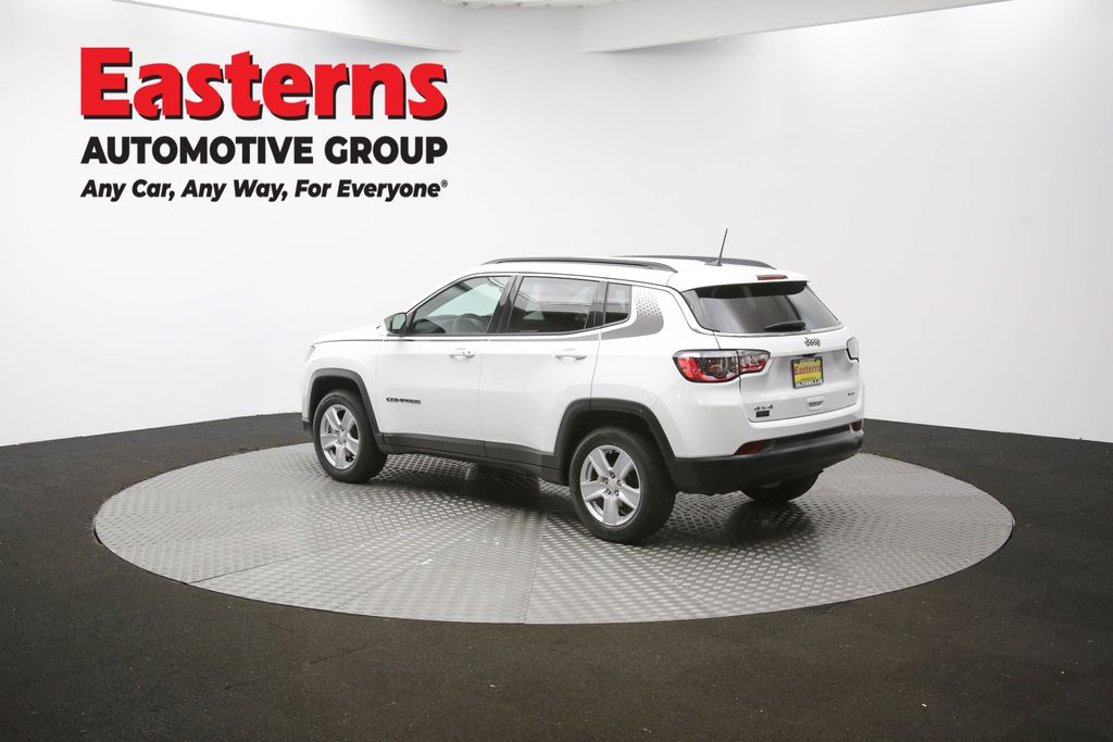 Used 2022 White Jeep Latitude image 61