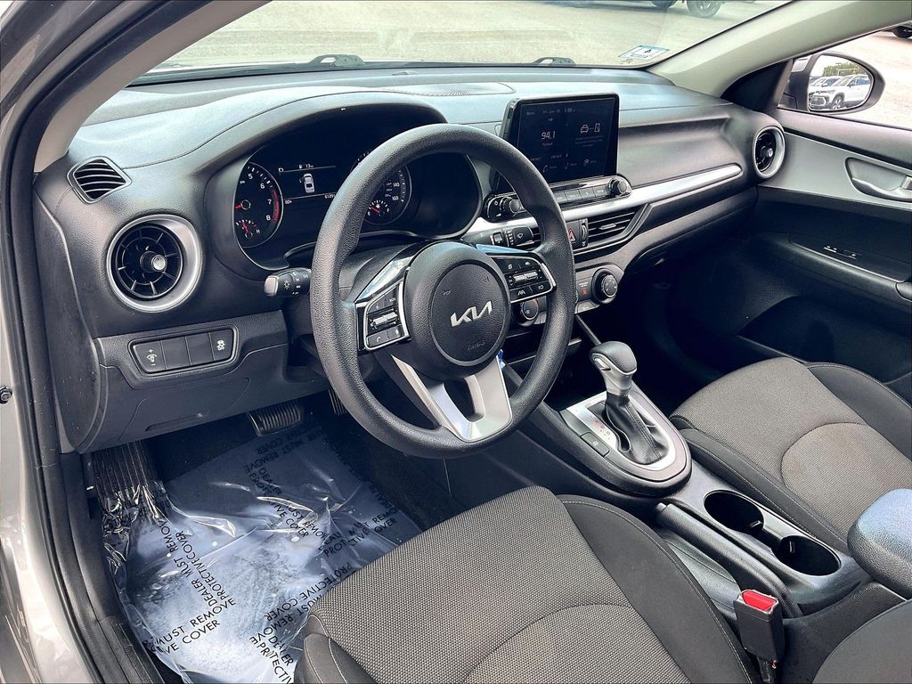 2024 Kia Forte — photo 8