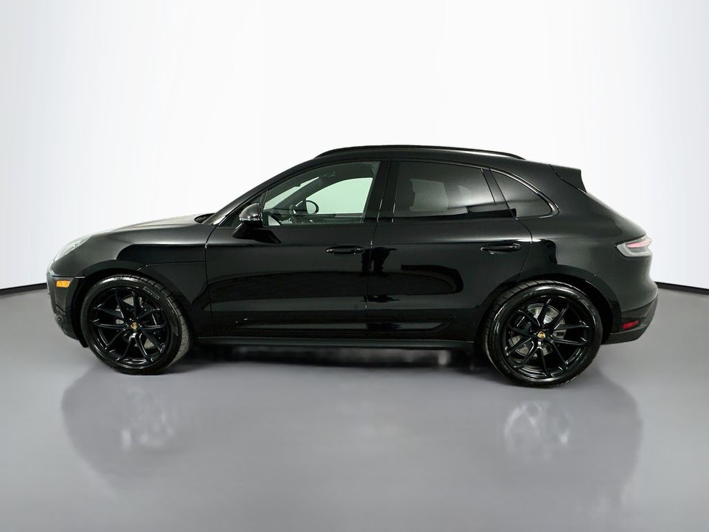 Thumbnail: 2026 Porsche Macan - 8