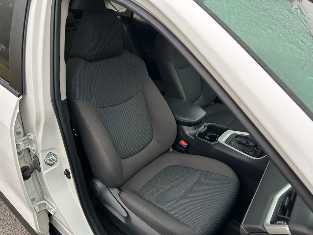 Thumbnail: 2022 Toyota RAV4 - 15