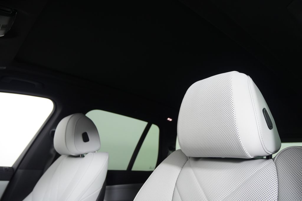 2026 BMW X5 xDrive40i 12