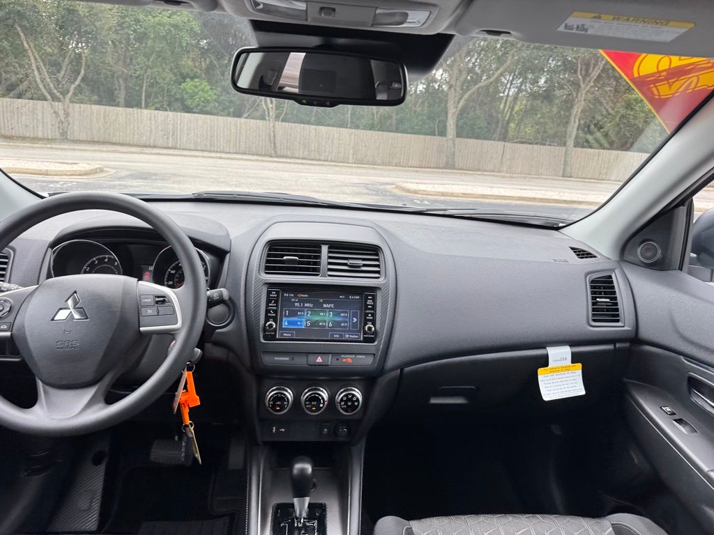 2025 Mitsubishi Outlander Sport ES photo 22