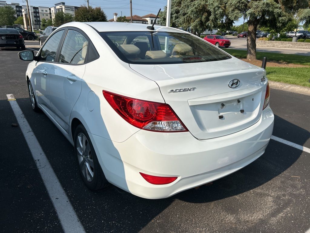 2012 Hyundai Accent GLS 2