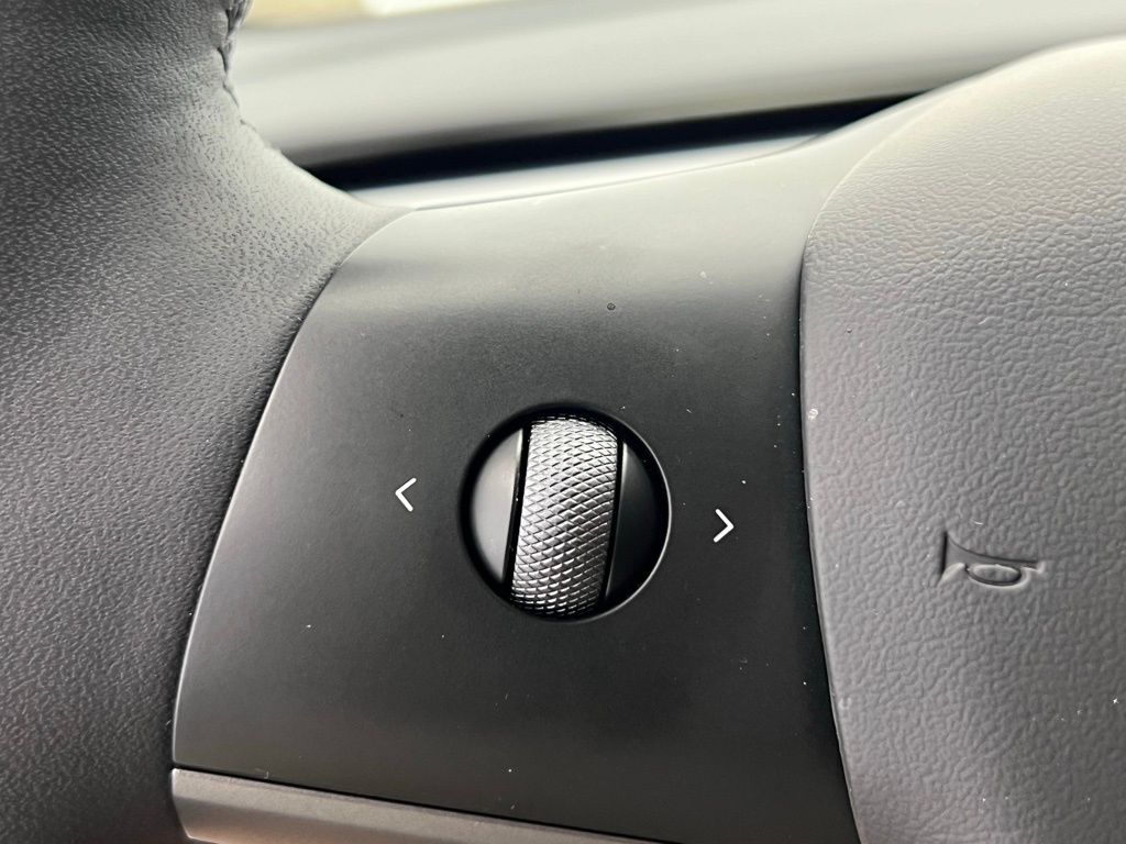 Thumbnail: 2023 Tesla Model 3 - 9
