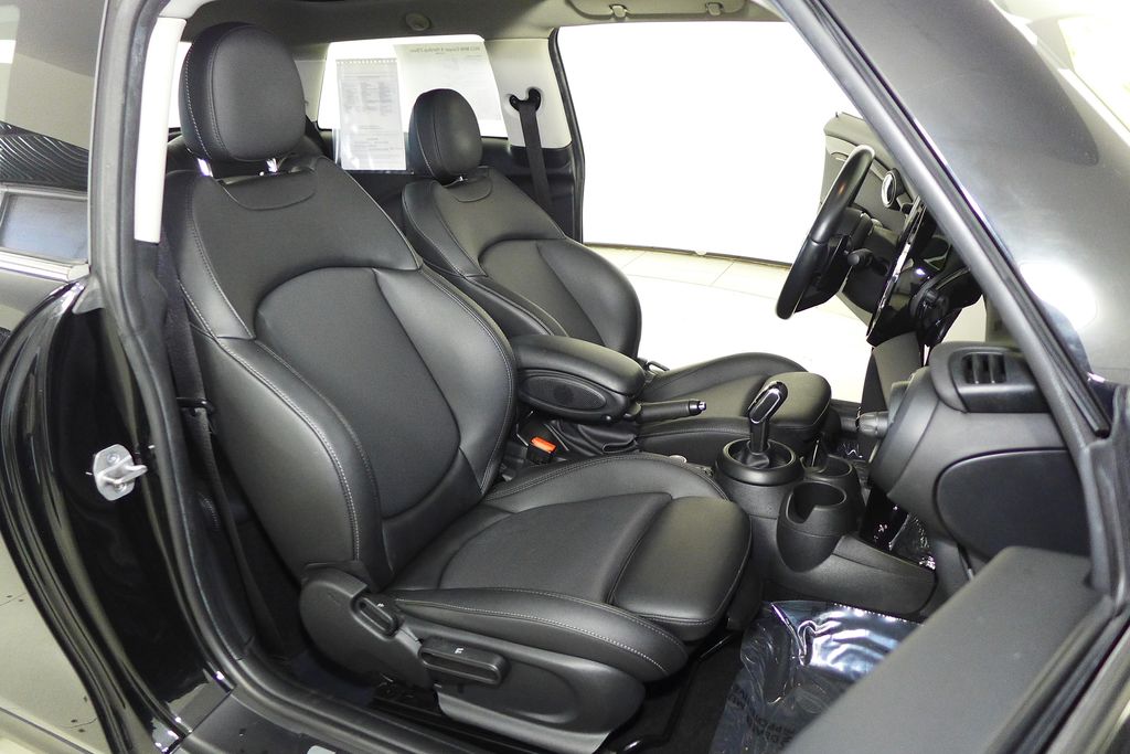 Thumbnail: 2023 MINI Cooper - 19