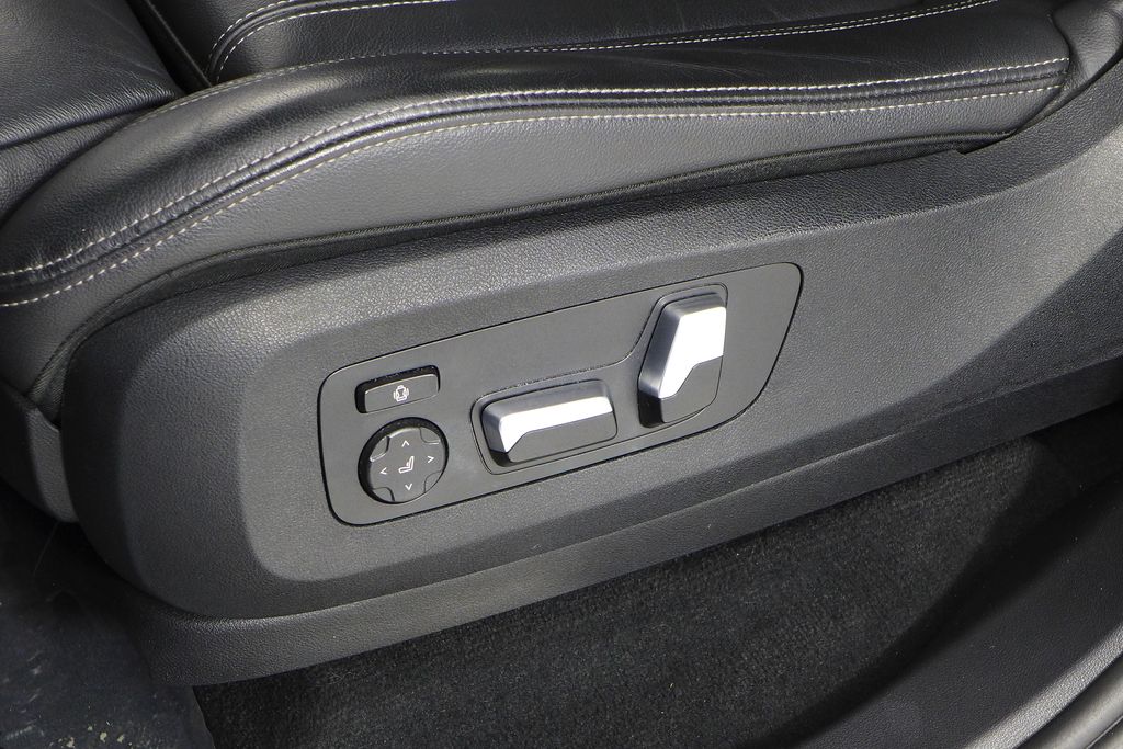 Thumbnail: 2020 BMW X5 - 23