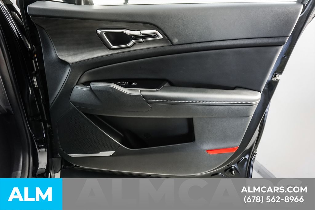 Used 2025 Black Kia X-Line image 45