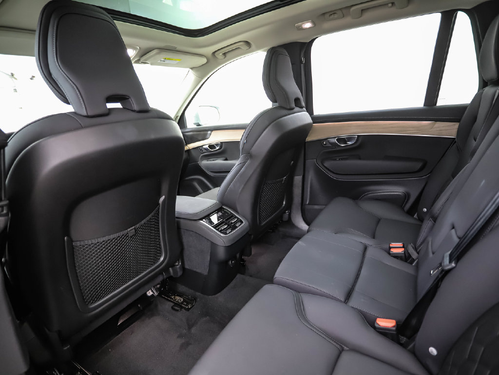 Thumbnail: 2026 Volvo XC90 - 20