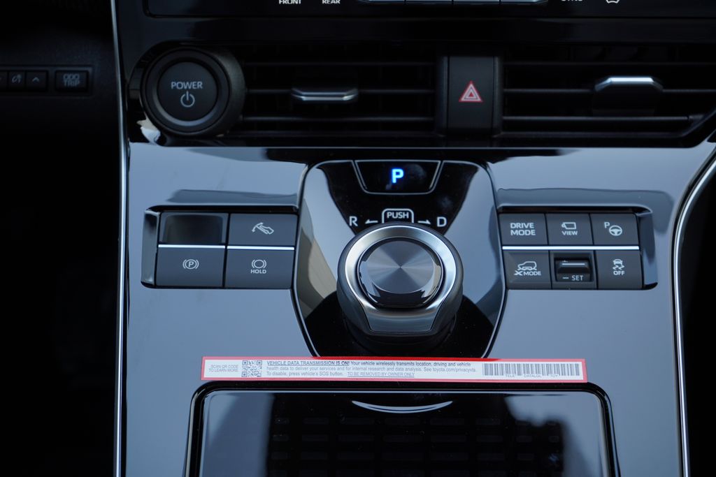 2025 Subaru Solterra Limited 17