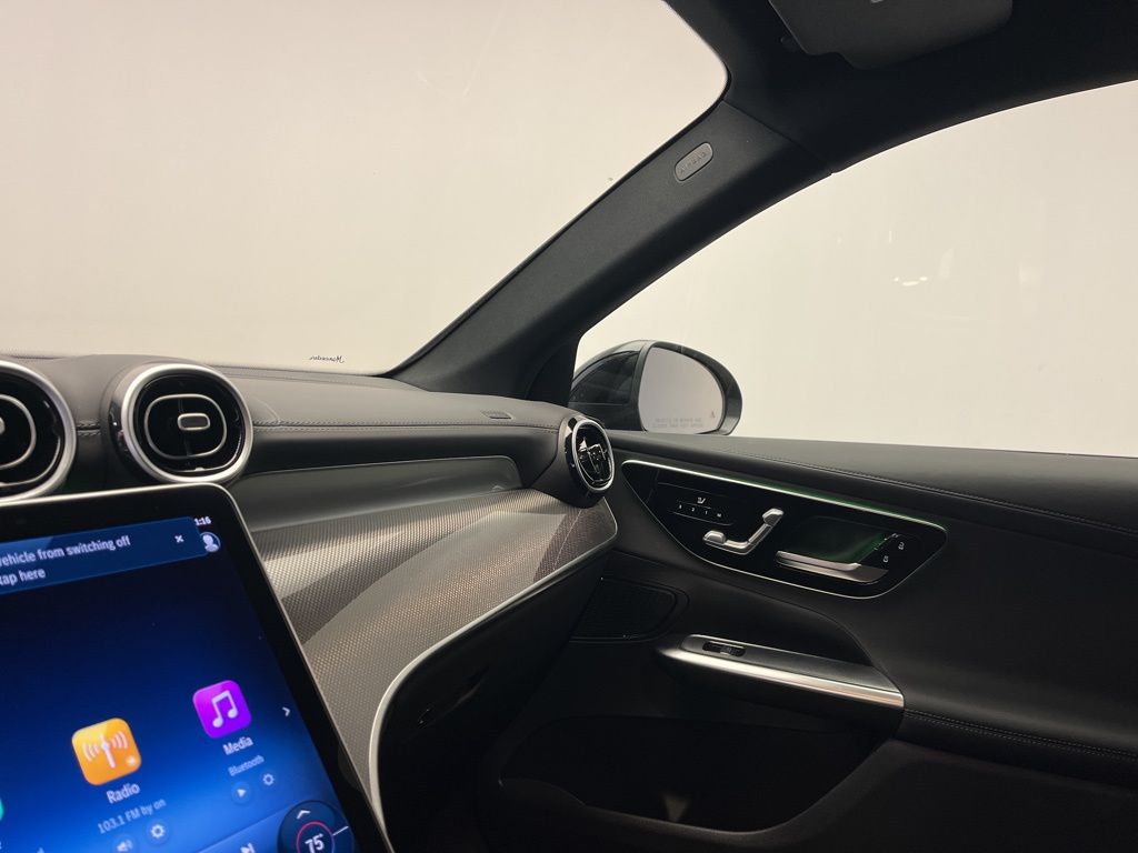 Thumbnail: 2025 Mercedes-Benz GLC - 20