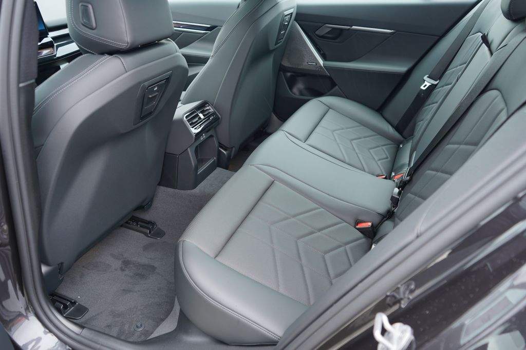 Thumbnail: 2026 BMW i5 - 20